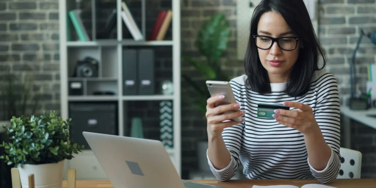 Factors To Consider When Choosing an Ecommerce Platform
