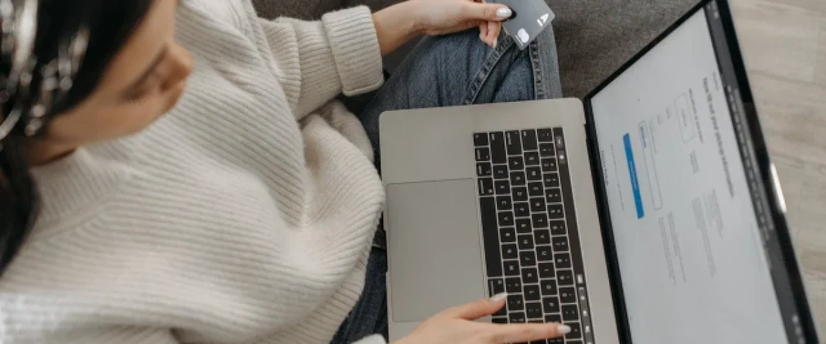 How Much Percentage Does Shopify Take for Each Sale