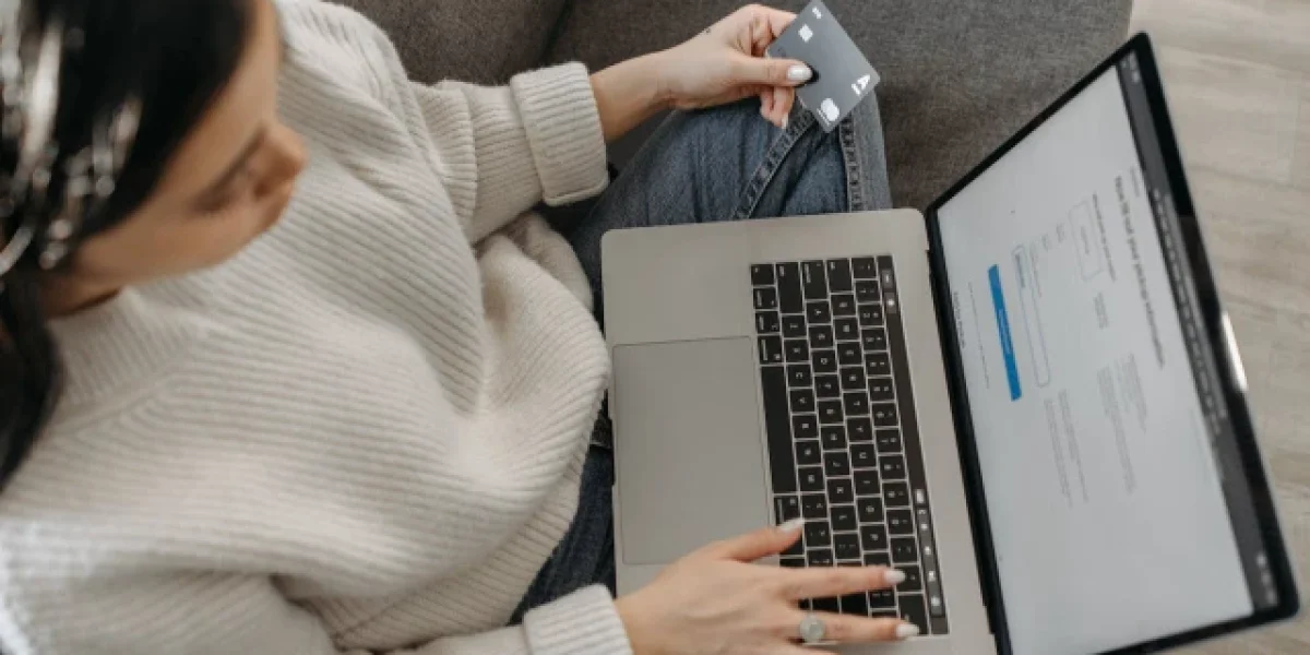 How Much Percentage Does Shopify Take for Each Sale